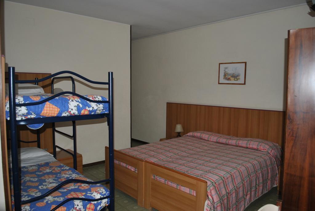 Albergo Alla Rocca 가르다 객실 사진