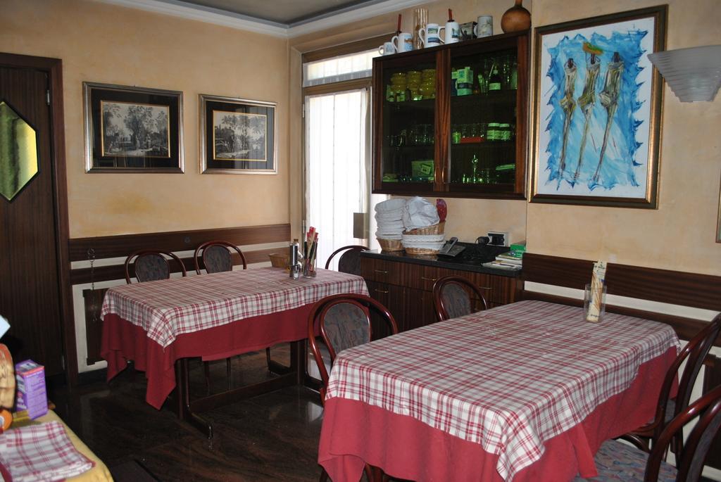 Albergo Alla Rocca 가르다 외부 사진